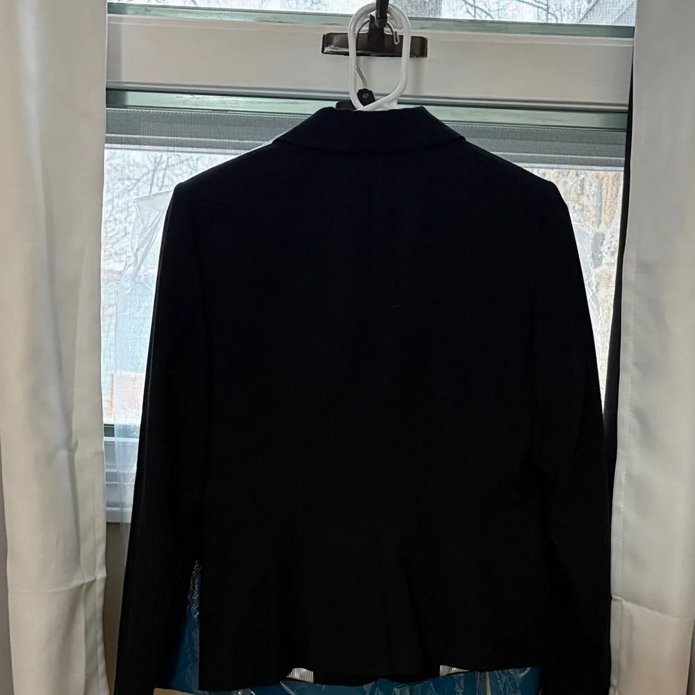 Calvin Klein women’s Elegant Black blazer - Picture 6 of 6